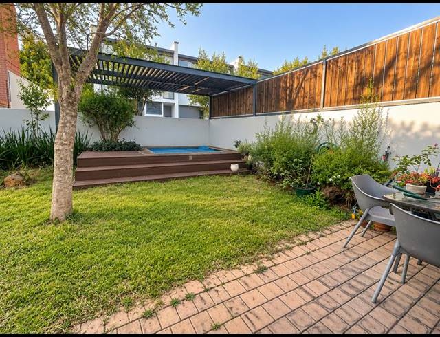2 BEDROOM PROPERTY TO RENT IN MENLO PARK
